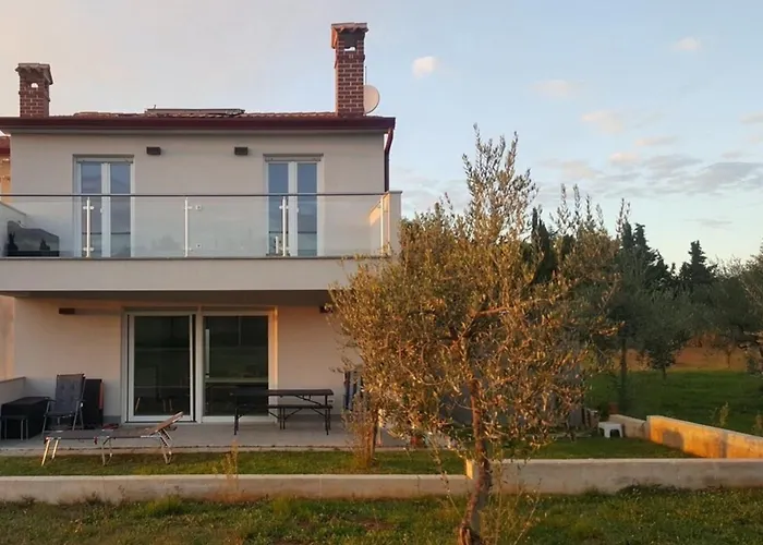 Olivia Valkanela App 2 * Vrsar