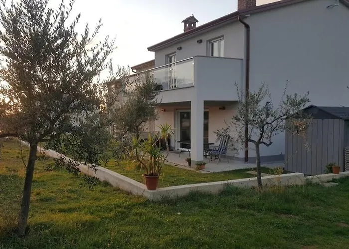 Appartement Olivia Valkanela App 2 *